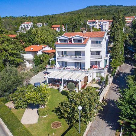 Apartments By The Sea Selce, Crikvenica - 4802 Exteriör bild